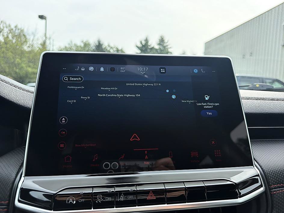 Used 2023 Redline Pearlcoat Jeep Trailhawk image 17