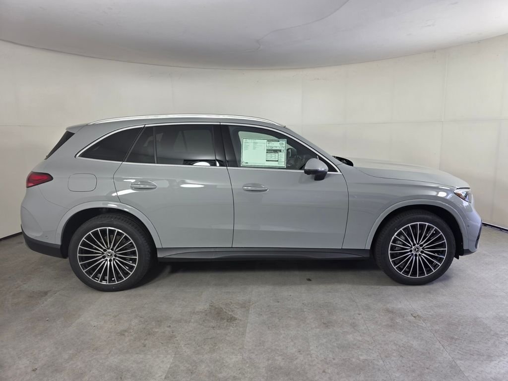 New 2026 MANUFAKTUR Alpine Grey Mercedes-Benz GLC 300 image 3