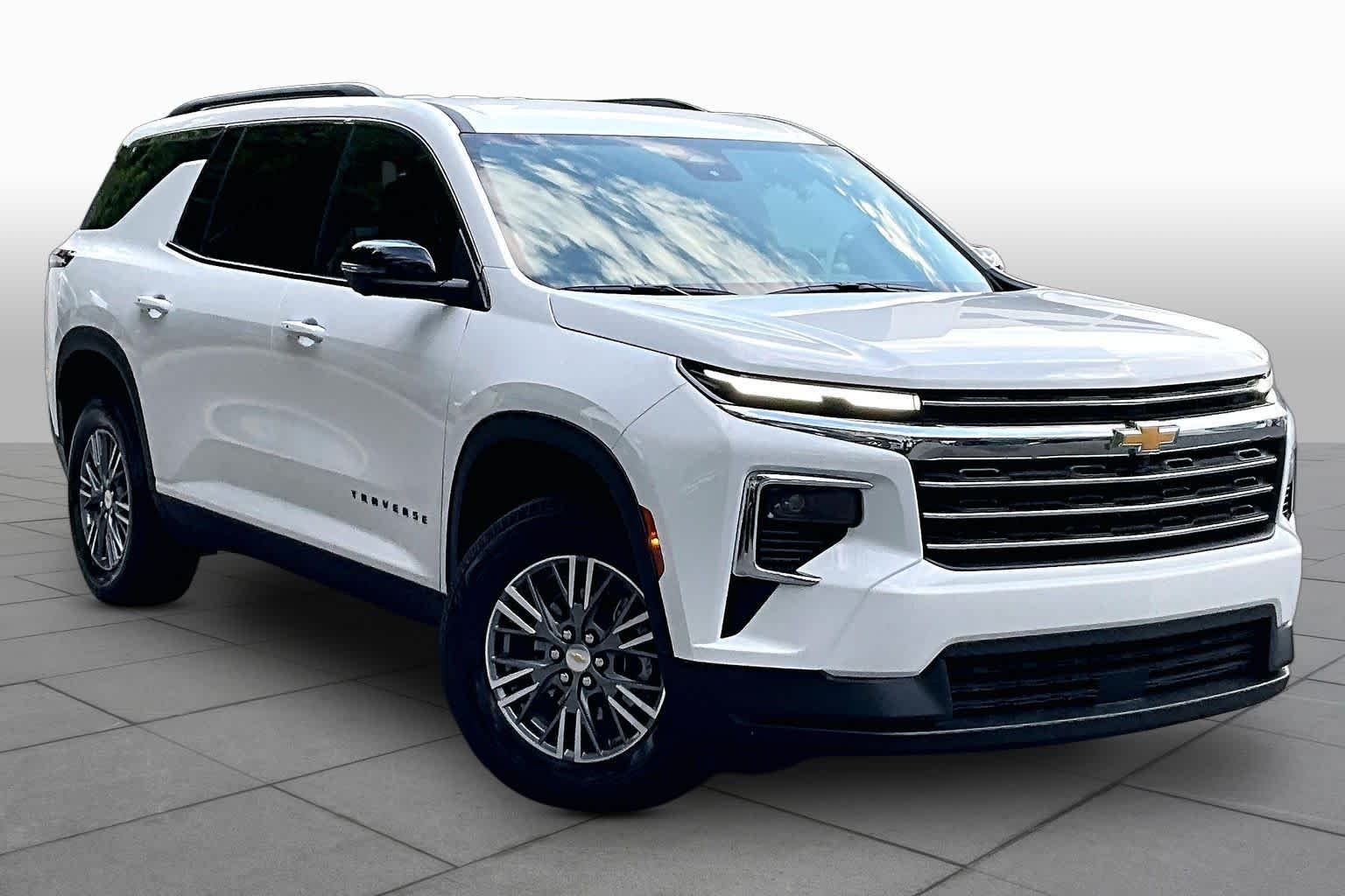 Used 2026 Summit White Chevrolet FWD LT image 3