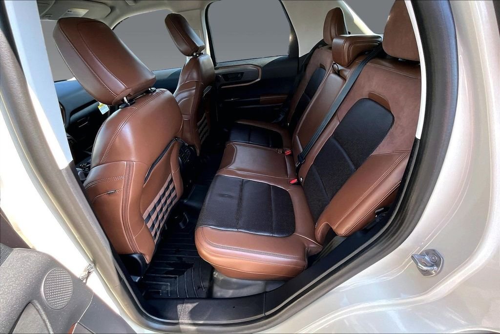 Used 2024 Desert Sand Ford Badlands image 15