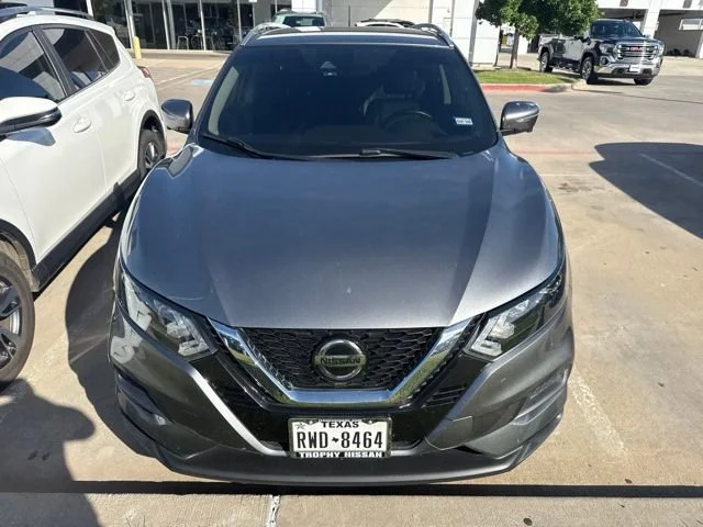 Used 2020 Gray Nissan SV FWD Xtronic CVT image 3