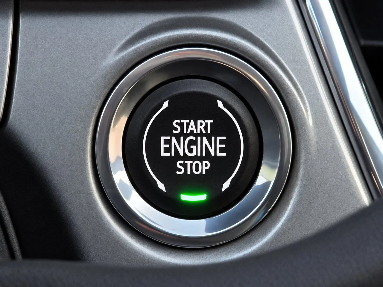 Used 2024 Summit White Chevrolet LT image 19
