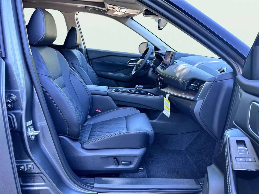New 2026 Gun Metallic Nissan Platinum image 17