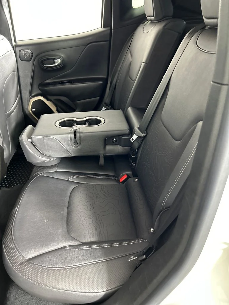 Used 2017 White Jeep Trailhawk image 18
