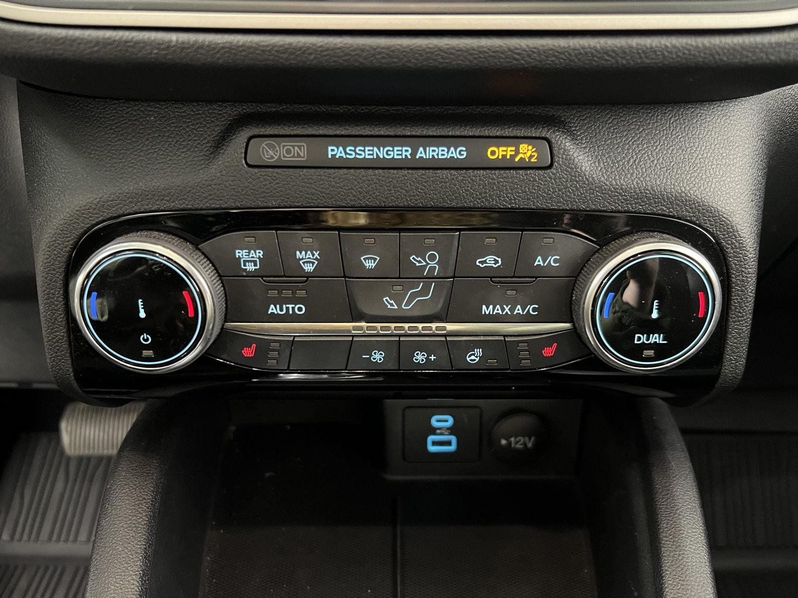Used 2022 Black Metallic Ford SEL image 19