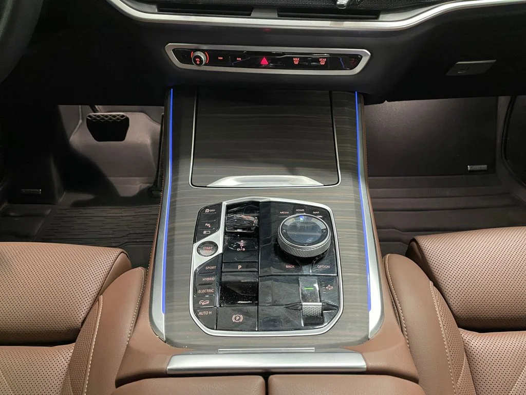 Used 2025 Gray Metallic BMW xDrive50e image 11