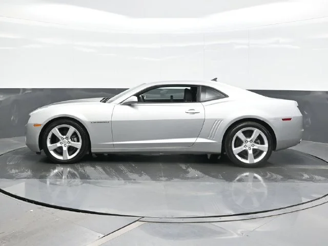 Used 2011 Silver Chevrolet 1LS image 4