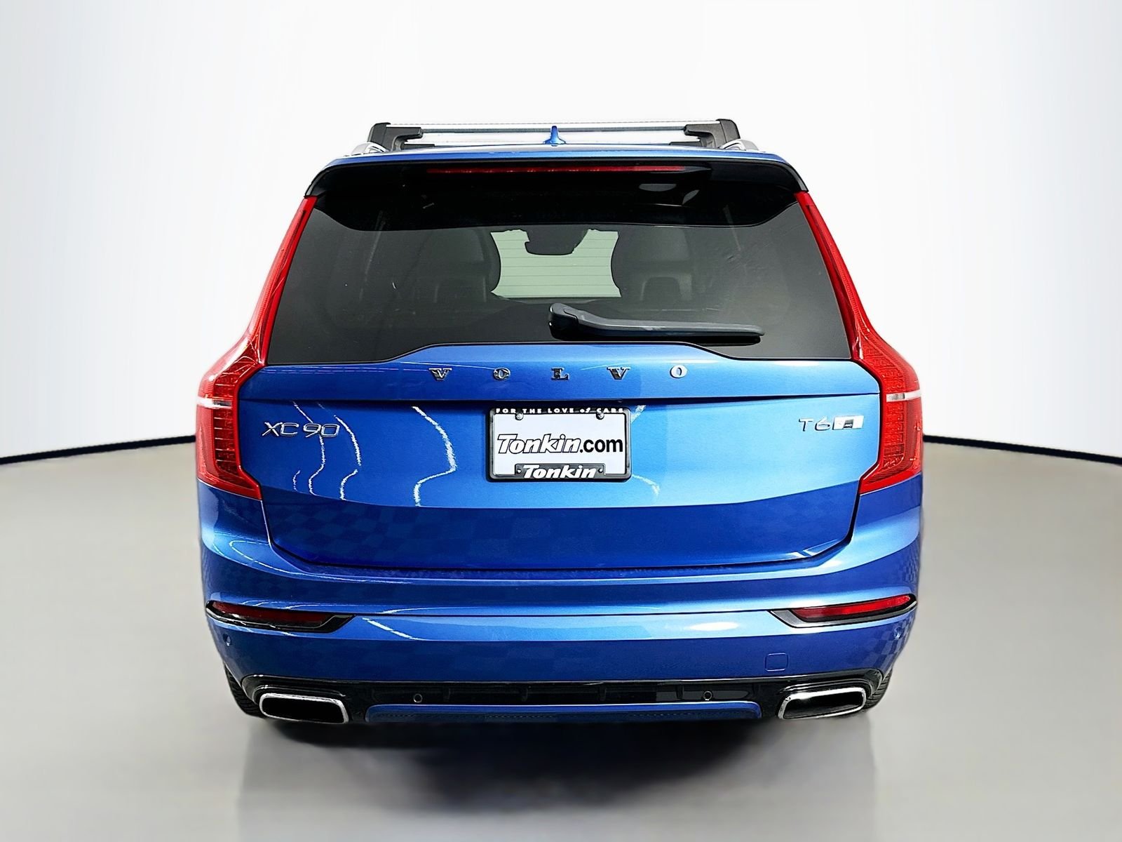 Used 2019 Blue Metallic Volvo T6 R-Design image 6