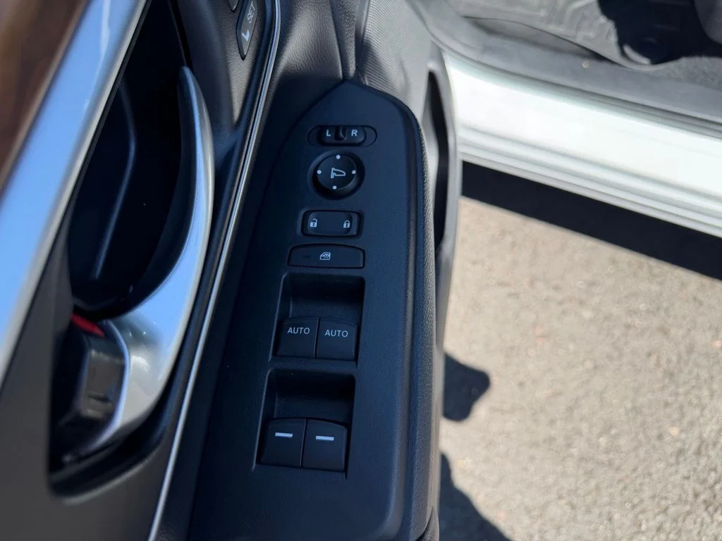 Used 2020 Platinum White Pearl Honda EX-L image 13