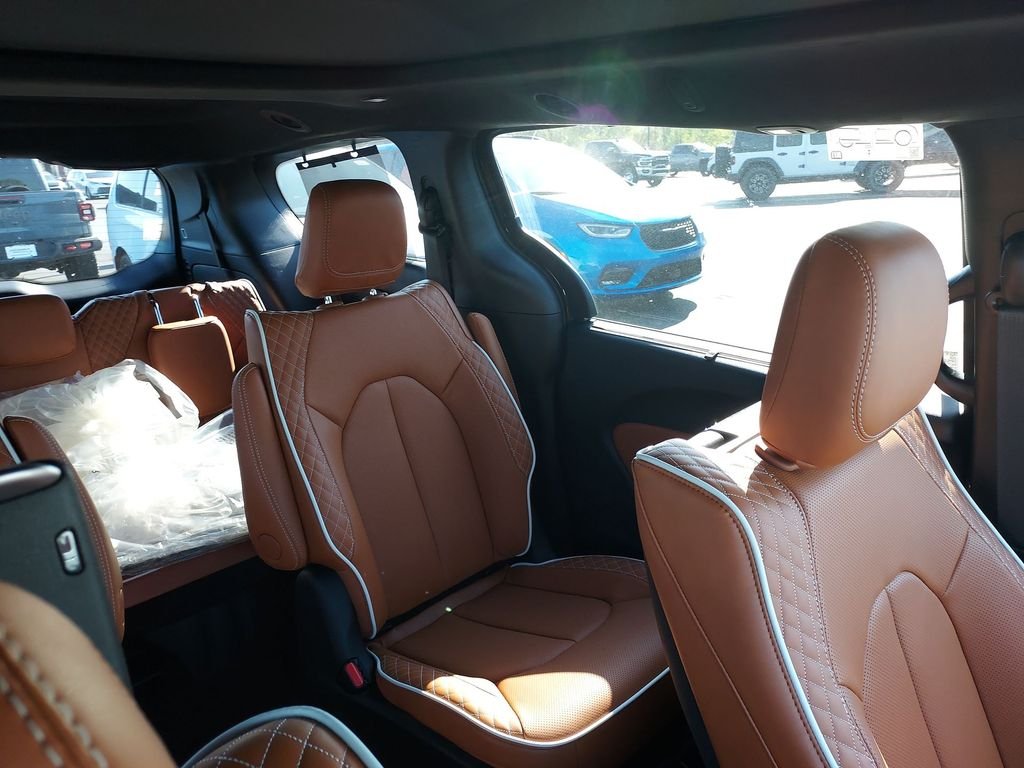 New 2026 Black Chrysler Pinnacle image 14