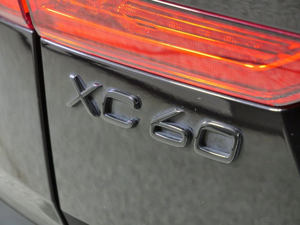 Used 2025 Black Volvo T8 Ultra Black Edition image 14
