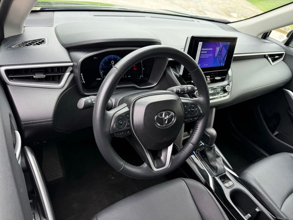 Used 2025 Black Toyota XLE image 3