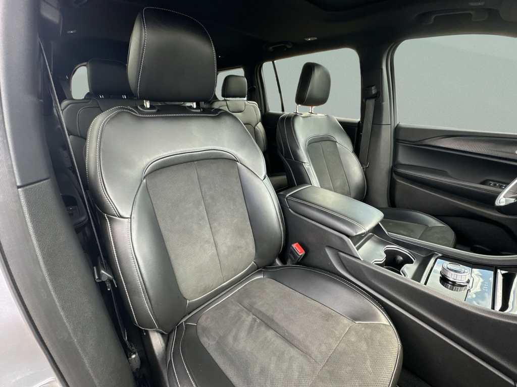 Used 2025 Silver Jeep Altitude X image 39