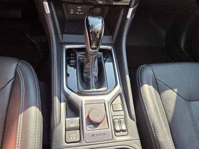 Used 2020 Ice Silver Metallic Subaru Limited image 17