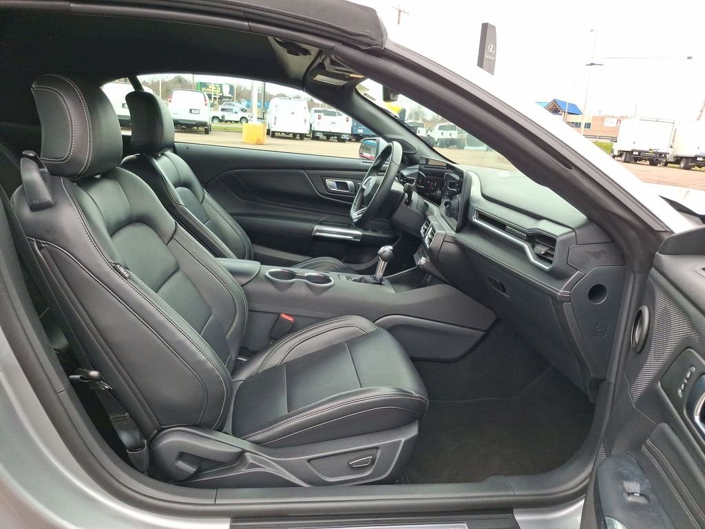 Used 2025 Silver Ford EcoBoost Premium image 24