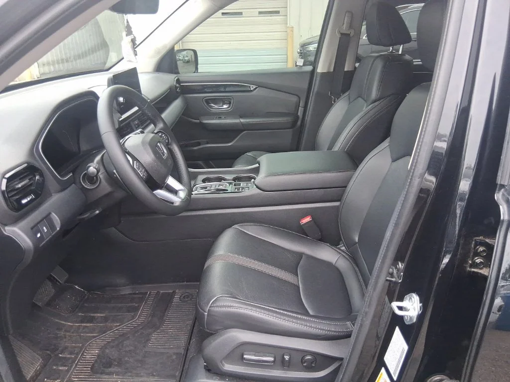 Used 2025  Honda  image 9