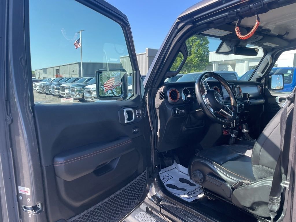 Used 2021 Gray Jeep Mojave image 16