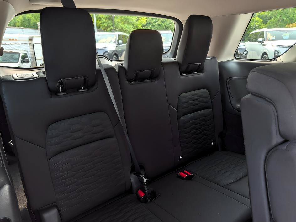 Used 2025 Glacier White Nissan SV image 26
