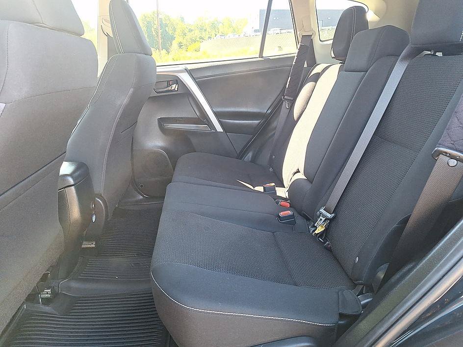 Used 2017 Galactic Aqua Mica Toyota XLE image 12