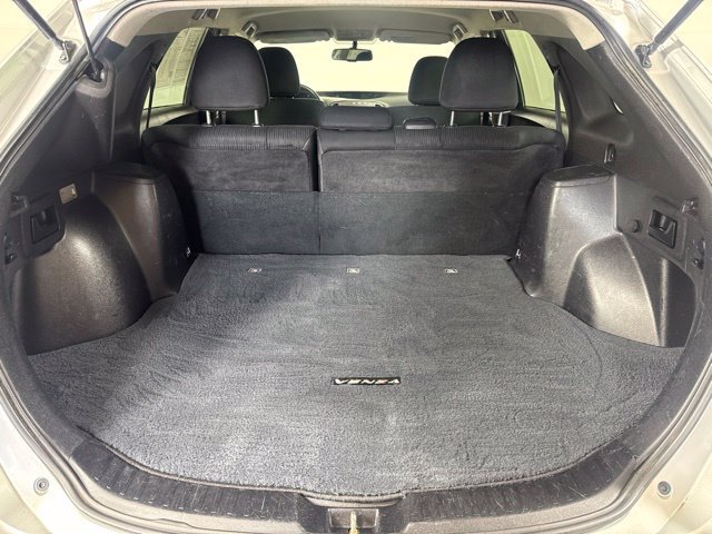 Used 2014 Silver Toyota LE image 19