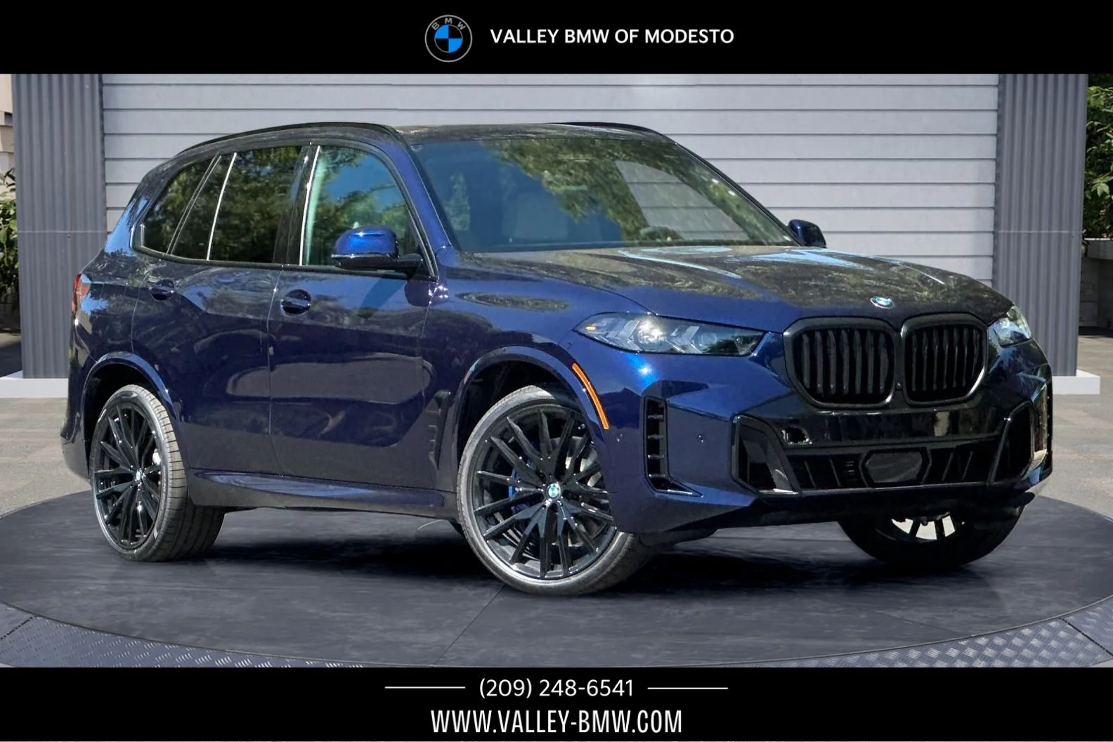 New 2026 Tanzanite Blue II Metallic BMW xDrive40i image 1