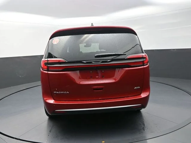 New 2027 Red Hot Pearl-Coat Exterior Paint Chrysler Select image 8