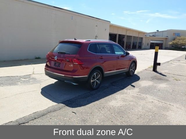 Used 2018 Cardinal Red Metallic Volkswagen 2.0T SEL image 4