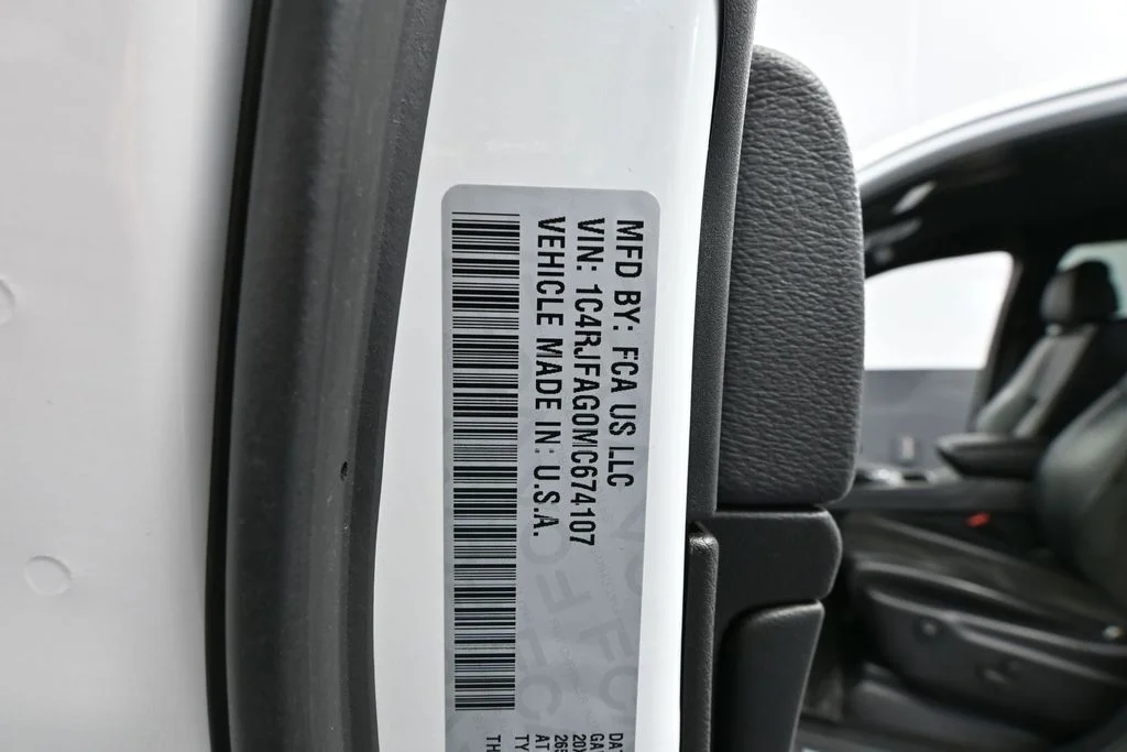 Used 2021 White Jeep Laredo X image 52