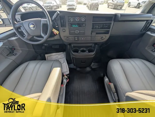 2025 Chevrolet Express Cargo Work Van - Photo 18