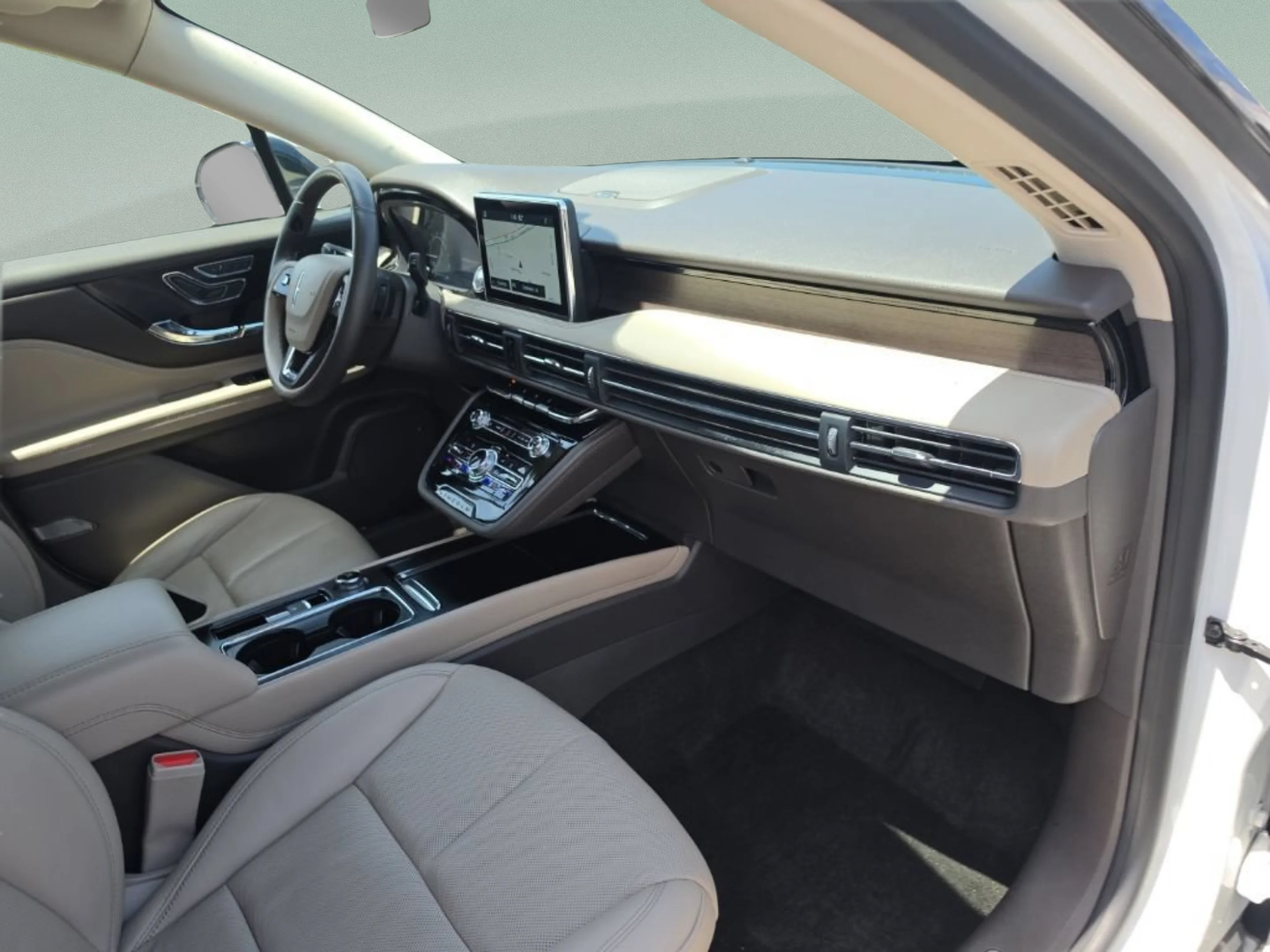 Used 2020 White Lincoln Reserve image 26