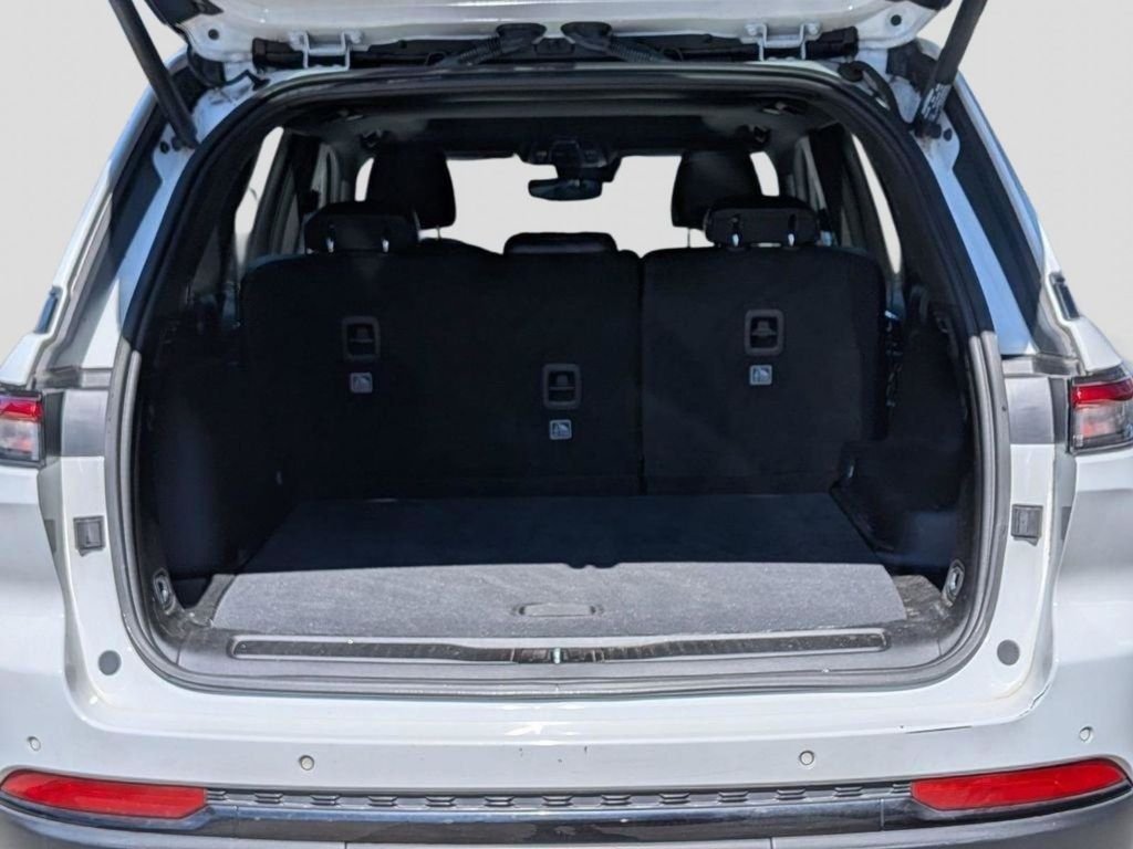 Used 2023 White Jeep Altitude X image 8