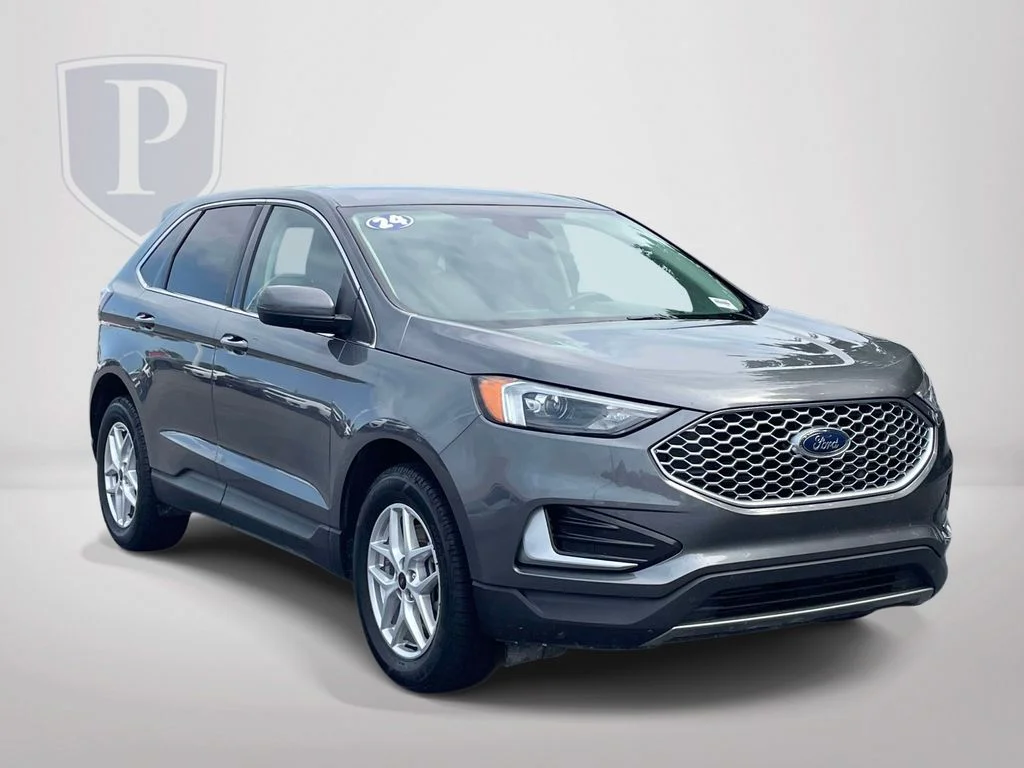 Used 2024 Gray Ford SEL image 2