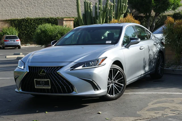 2025 Lexus ES 300h