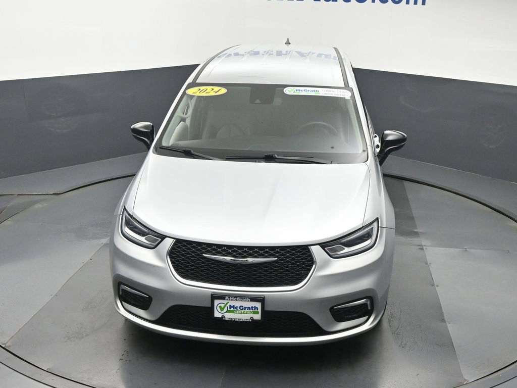 Used 2024 Silver Chrysler Touring L image 30