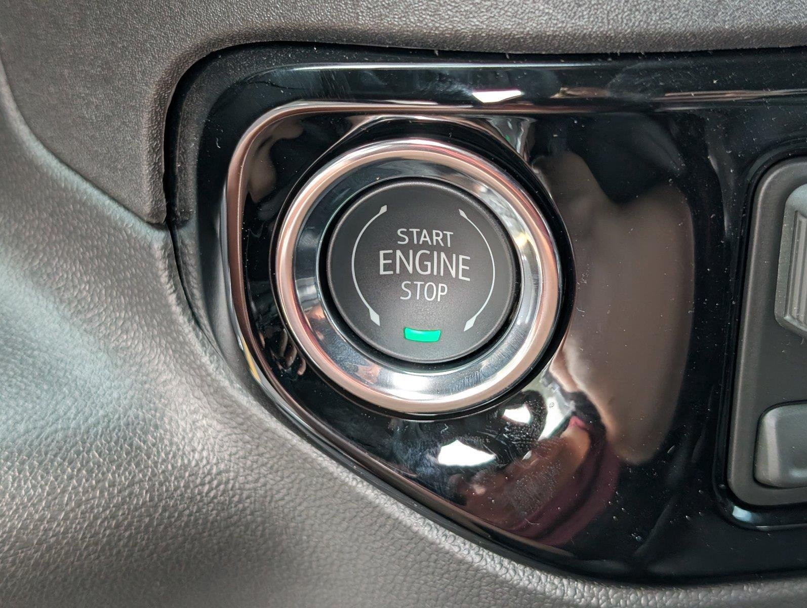New 2026 Onyx Black GMC Elevation image 24