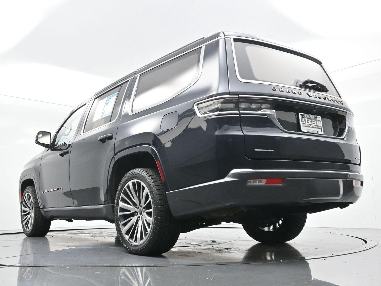 Used 2022 Blue Jeep Series III image 58