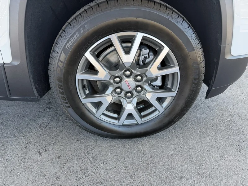 Used 2022 Summit White GMC SLE image 35