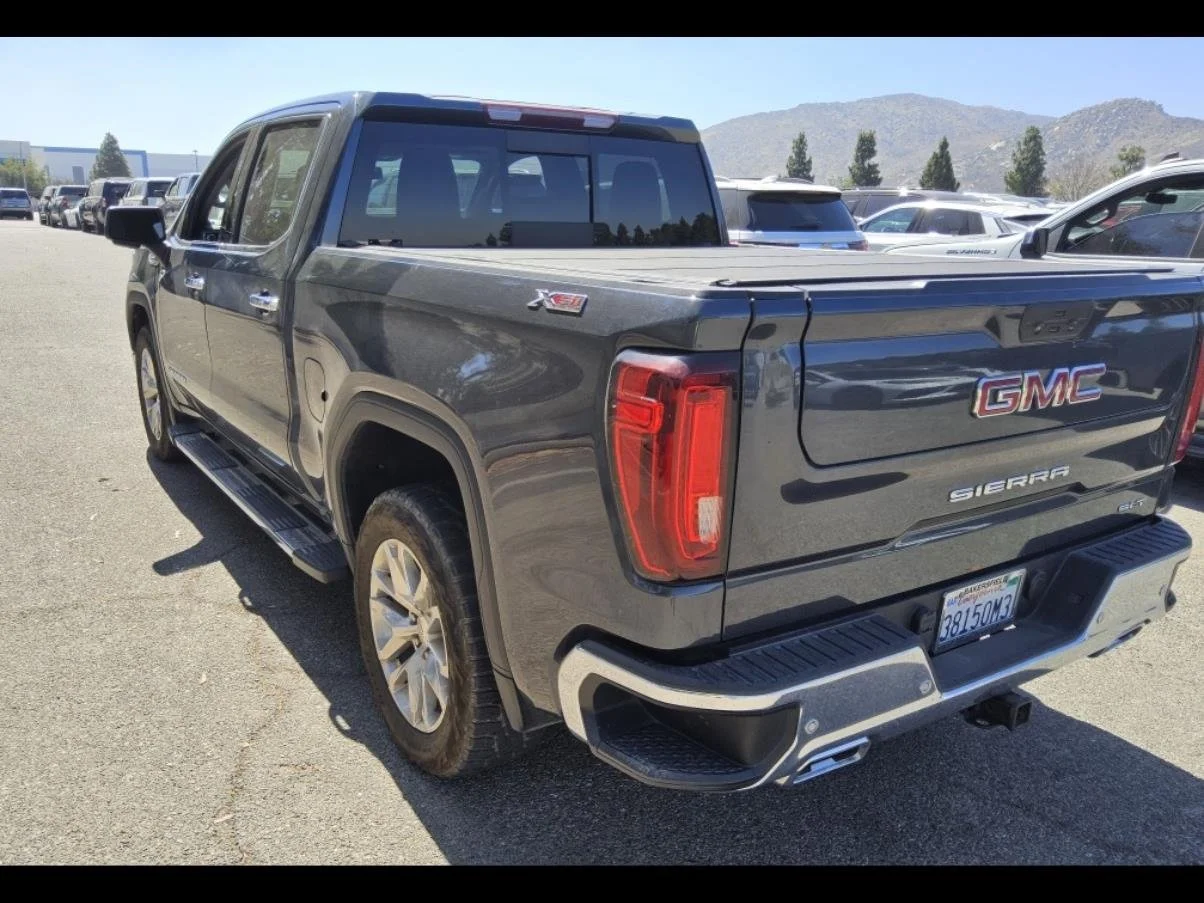 Used 2022 DARK SKY METALLIC GMC SLT image 7