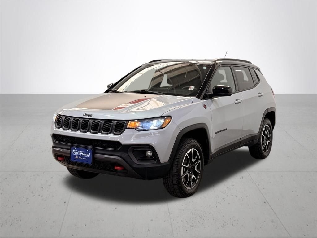 Used 2024 Silver Jeep Trailhawk image 2