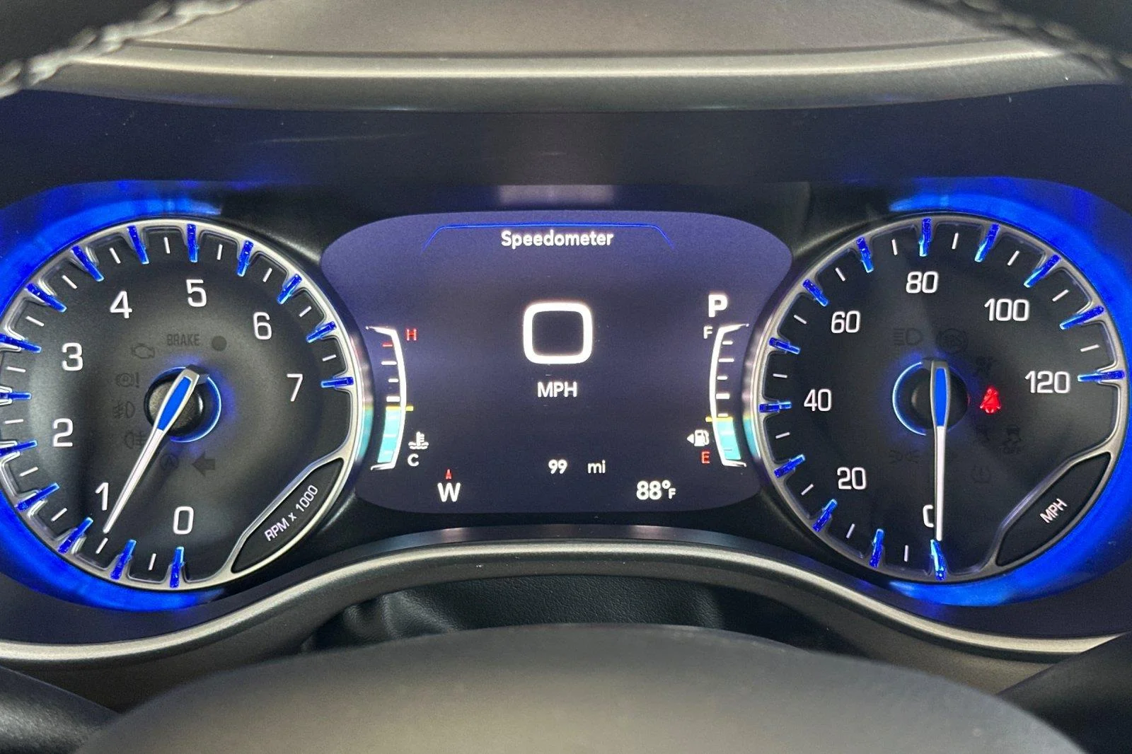 2025 Chrysler Voyager LX - Photo 25