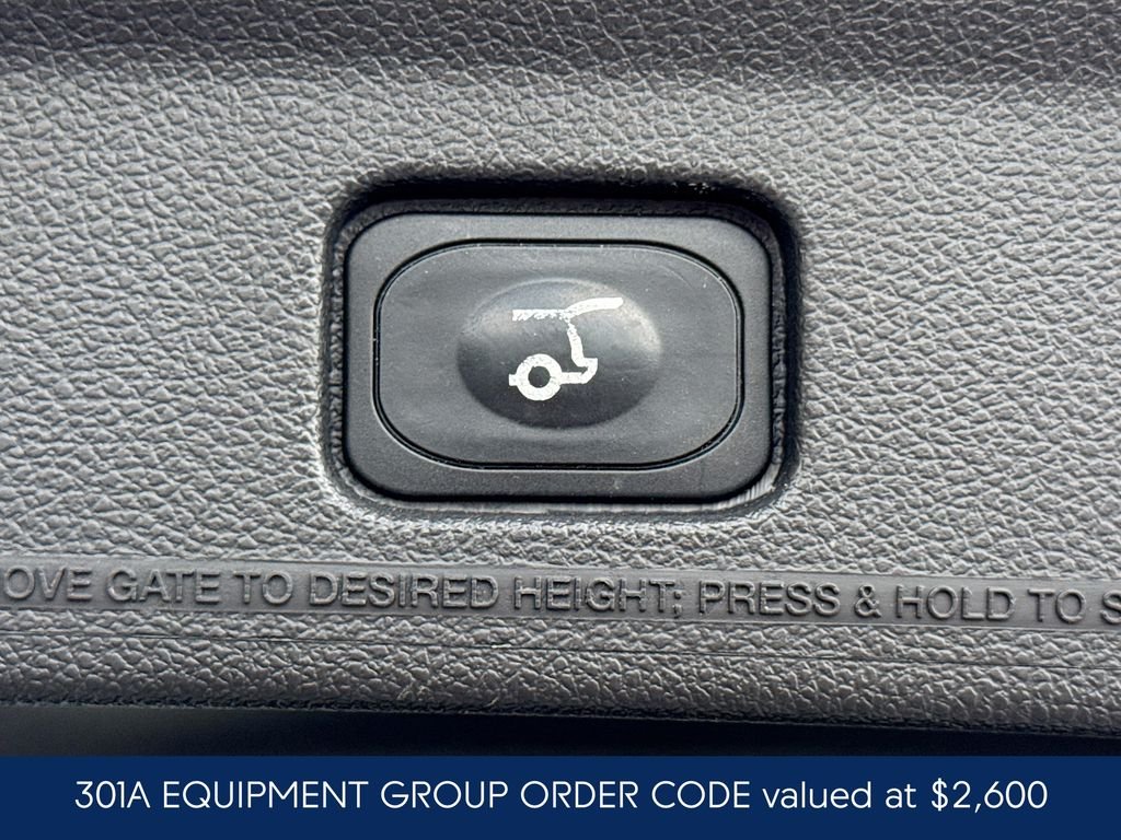 Used 2013 White Ford Limited image 39