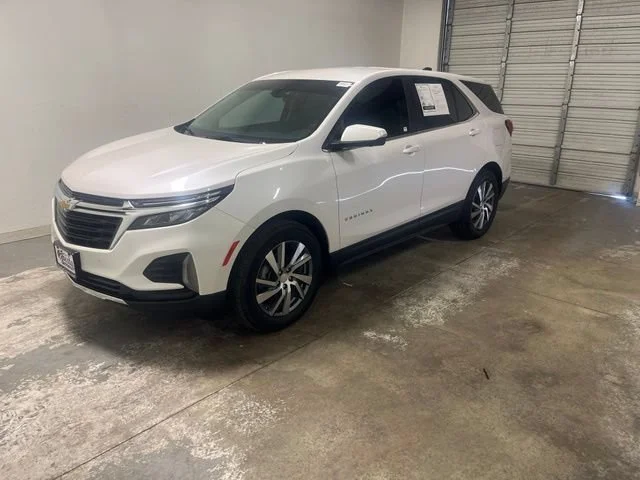 Used 2023 Iridescent Pearl Tricoat Chevrolet LT image 3