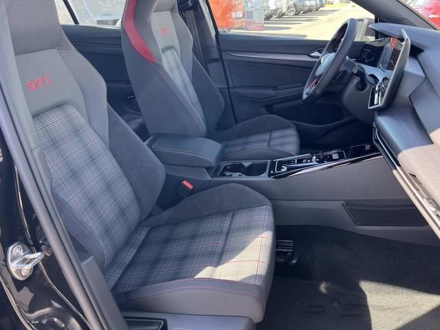 New 2026 Black Volkswagen 2.0T S image 31