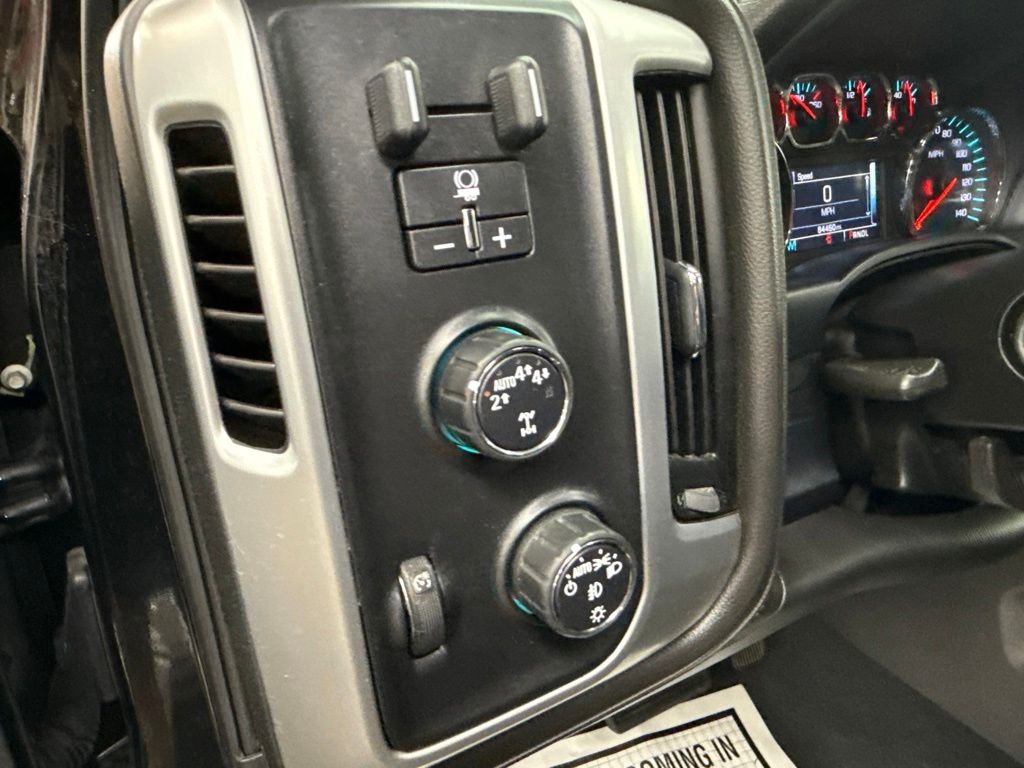Used 2018 Black GMC SLT image 22
