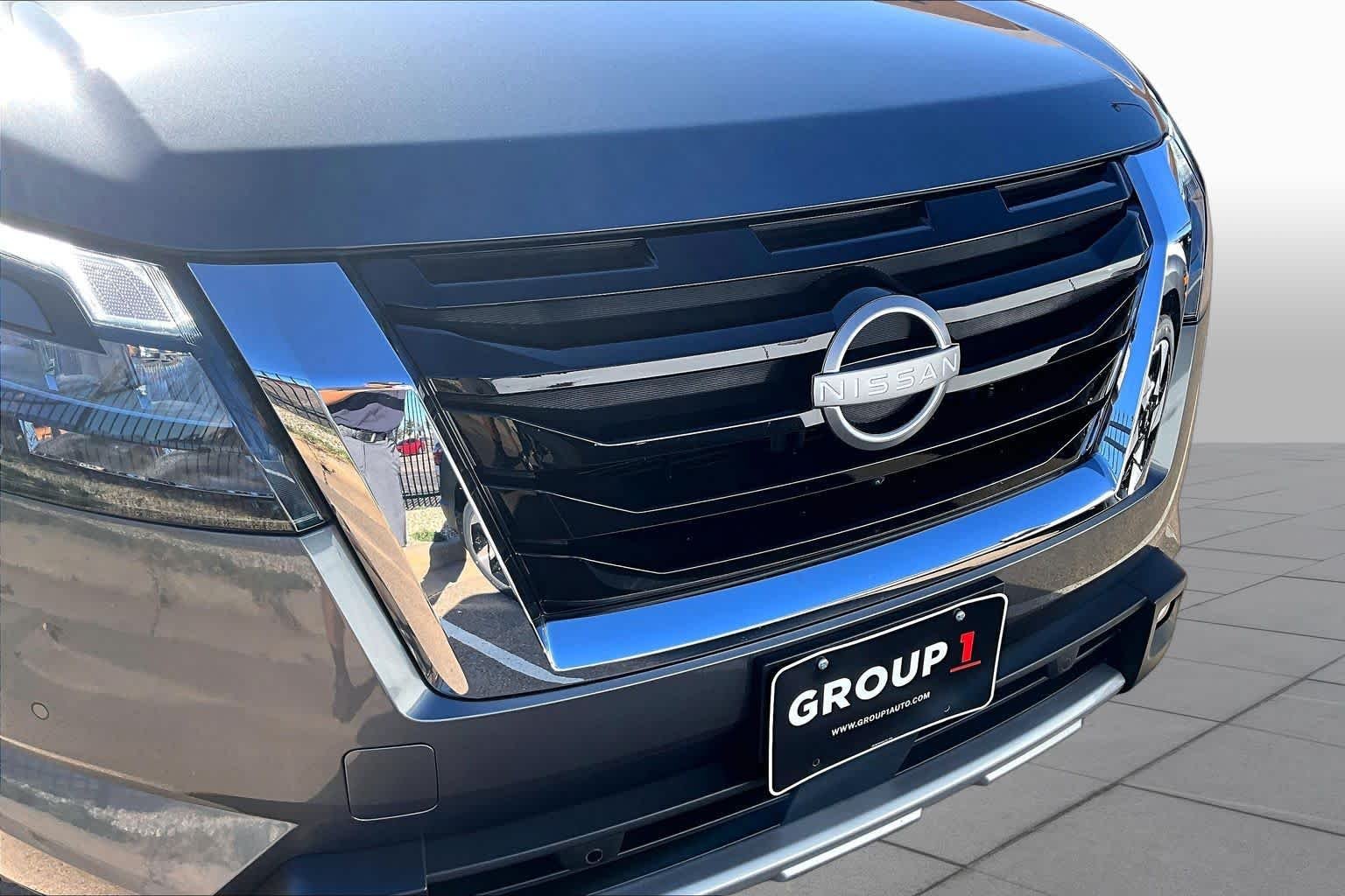 Used 2025 Gun Metallic Nissan Platinum image 30