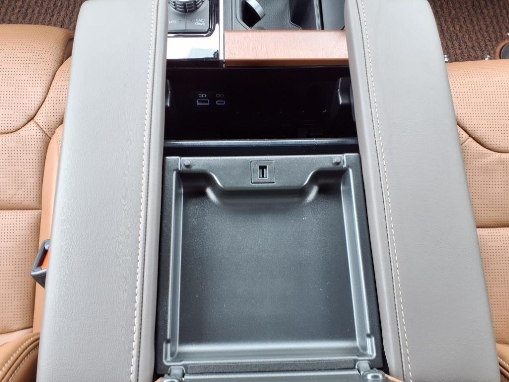 2025 Toyota Tundra 1794 Edition - Photo 22