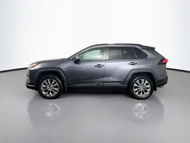 Used 2024 Magnetic Gray Metallic Toyota XLE Premium image 6