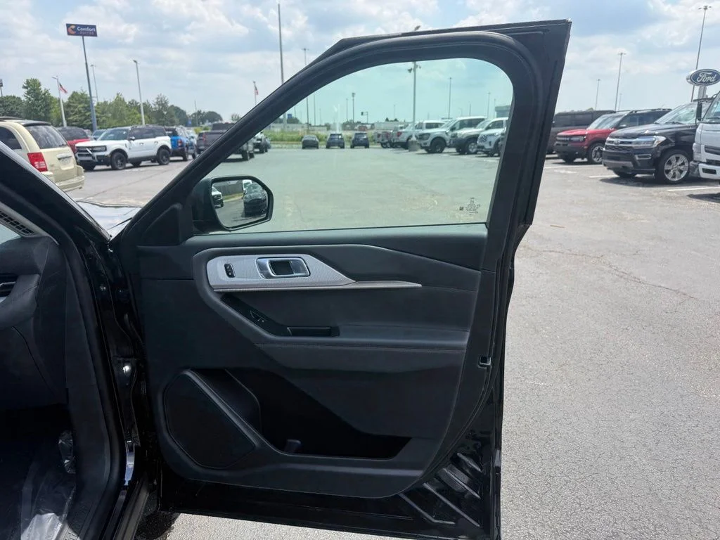 New 2026 Agate Black Metallic Ford Active image 61