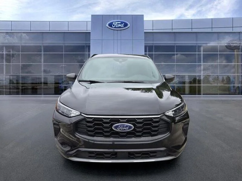 Used 2024 Agate Black Metallic Ford ST-Line image 3