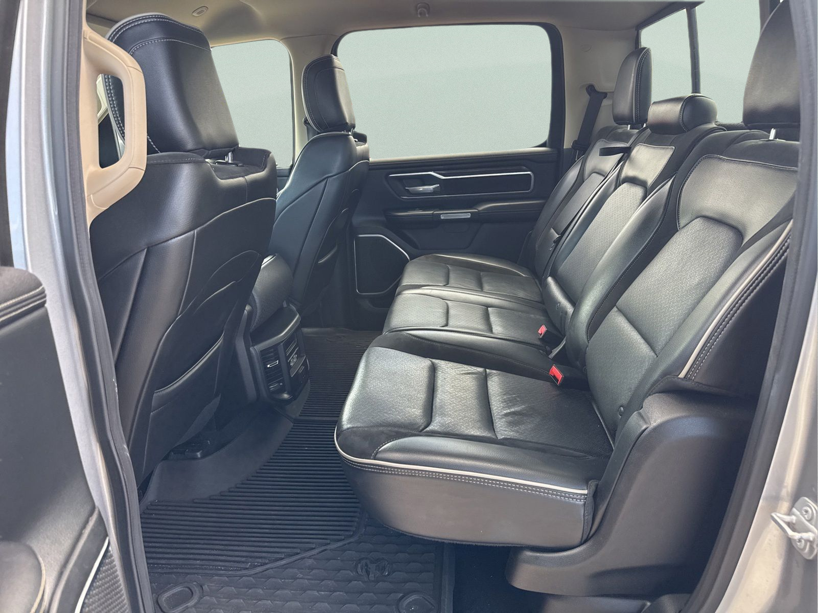 Used 2019 Silver Ram Laramie image 28